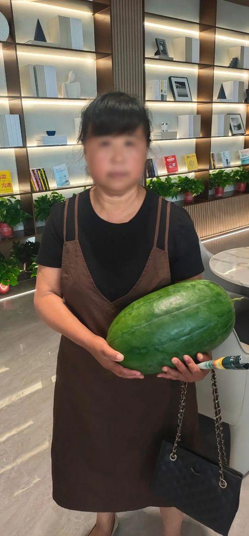 今日大瓜热门大瓜,揭秘娱乐圈最新“大瓜”，真相令人震惊！