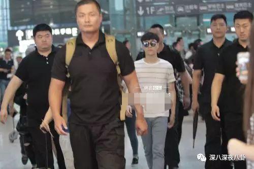 明星网红出行保安叫什么,神秘保安保驾护航